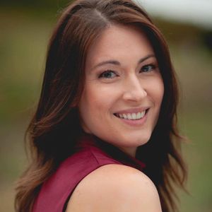 Author Lindsay Gibson