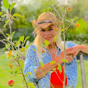 Off Grid Country Girl